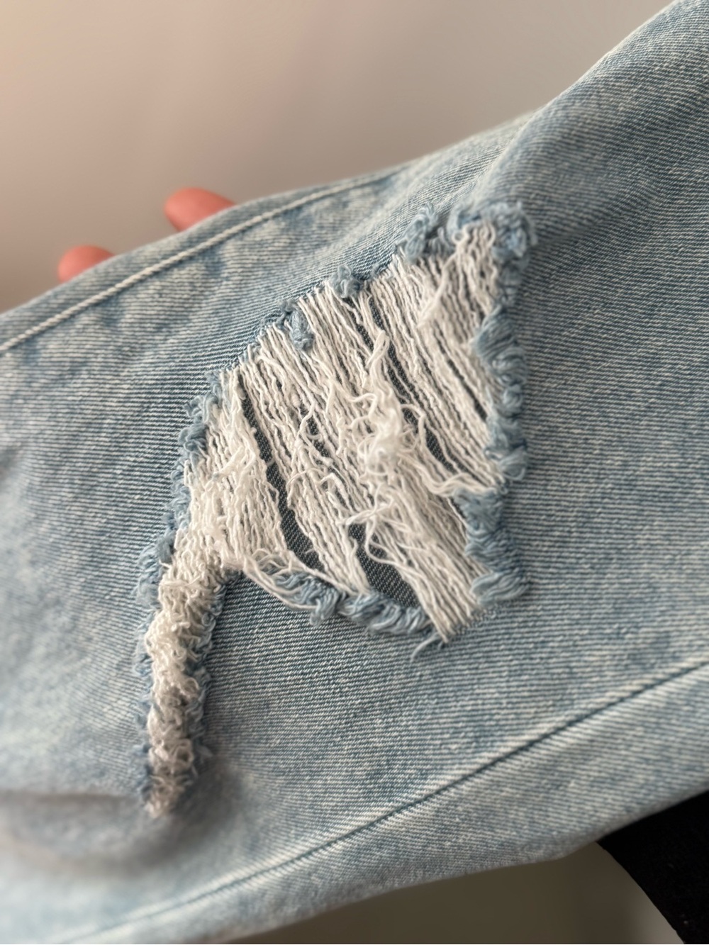 Articles of Society Distressed Cropped Jeans Size 26 Light Wash Raw Hem Denim - Picture 5 of 10